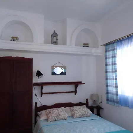 Ostria - Spilia * Síkinos