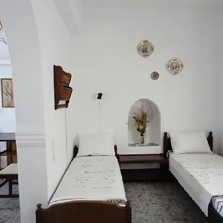 Ostria - Spilia Síkinos